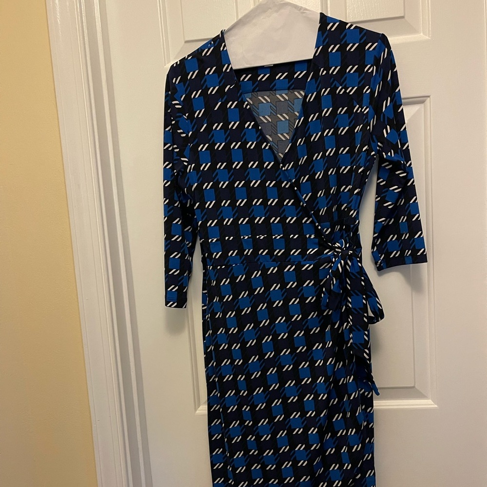 New York and Company Geometric Shape Shift Dress - Size Small